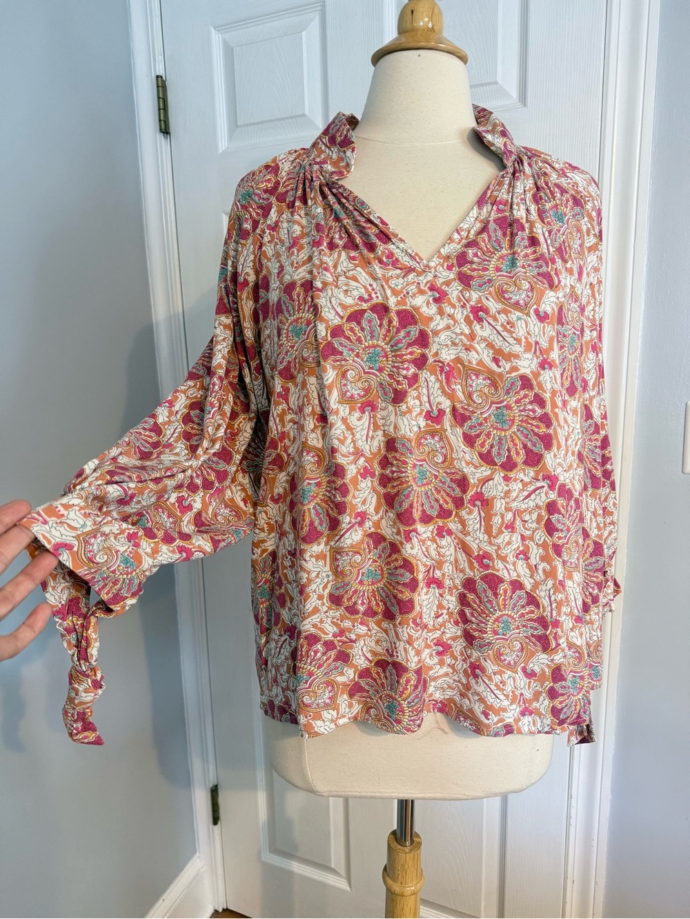 Nicole Miller Floral Boho v neck Top